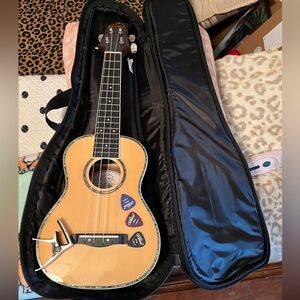 Laurel Canyon LUK-70/N ukulele